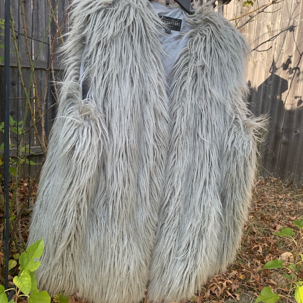Fabulous Furs Gray Faux Fur Vest - Picture 5 of 8